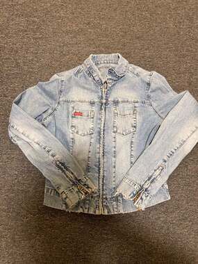 Vintage Guess Full-Zip Light Wash Denim Moto Jacket with Cuffed Zippers